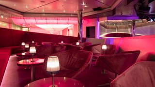 Die Nightfly Bar an Bord von AIDAprima