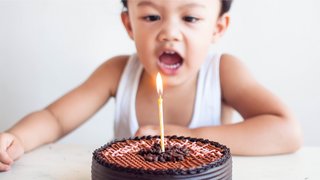 In Vietnam wird ein Kind am Neujahrstag automatisch ein Jahr alt.