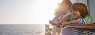 Familie im Urlaub auf AIDA