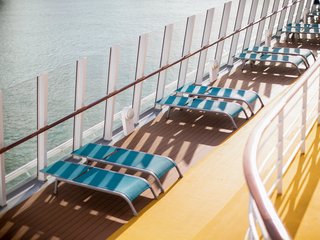 Baden, Sonnen und Relaxen auf großzügigen Außendecks inklusive Baden, Sonnen und Relaxen auf großzügigen Außendecks inklusive