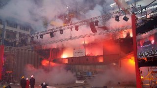 Kiellegung von AIDAdiva Kiel von AIDAdiva in Nebel und rotes Licht gehüllt