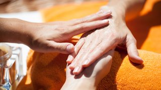 Wellnessmaniküre für Damen