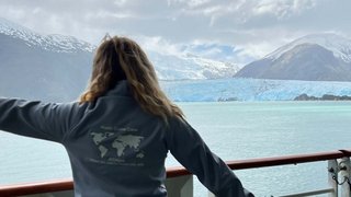 Weltreisereporterin Sarah kann es kaum glauben