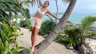 Sarah genießt die Zeit auf Mystery Island