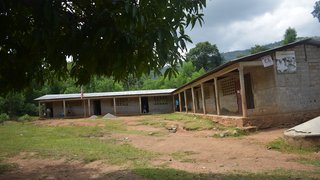 Wiederaufbau und Sanierung einer Schule in Acul des Pins Wiederaufbau und Sanierung einer Schule in Acul des Pins