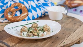 Brezenknödel mit Rahmschwammerl