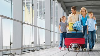 An- und Abreisepakete für die ganze Familie An- und Abreisepakete für die ganze Familie